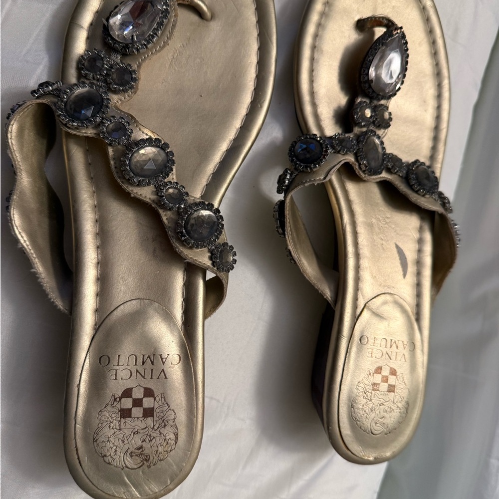 sandal gently used  excellent condition